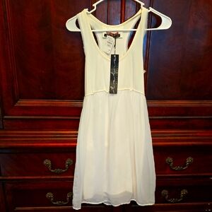 Elegant Cream And White Sleeveless Dress